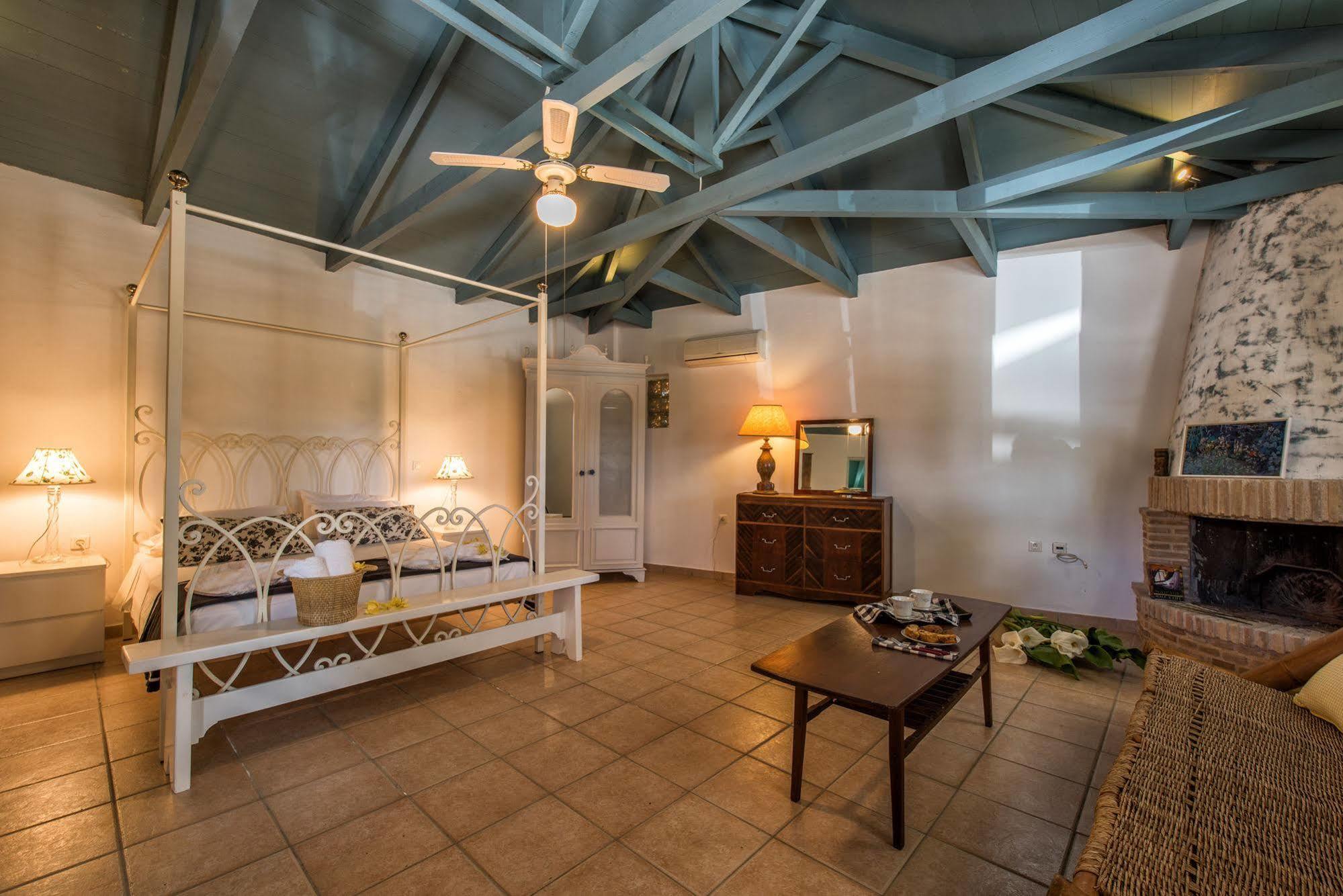 Villa Sarakino House Of Literature Agios Dimitrios  Esterno foto