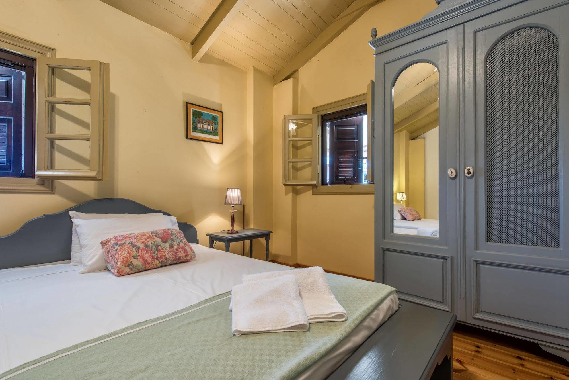 Villa Sarakino House Of Literature Agios Dimitrios  Esterno foto